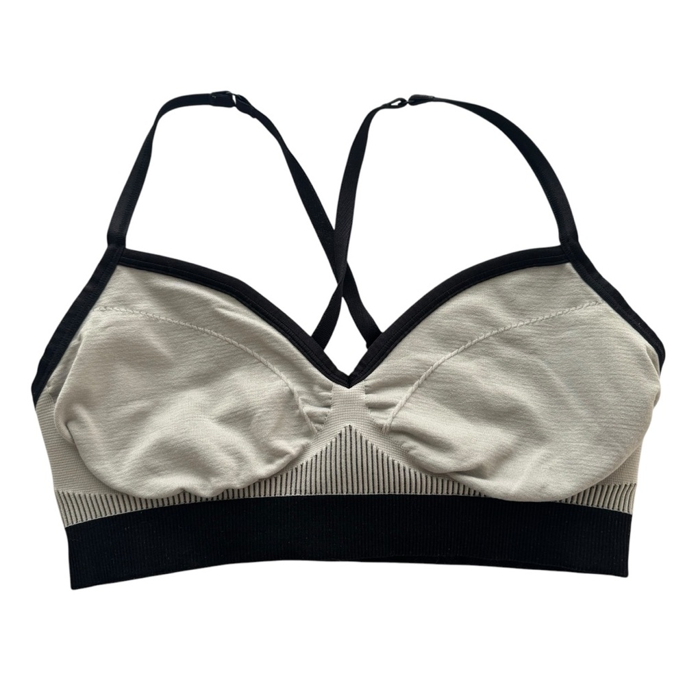 LULULEMON Hold Your‎ Om Bra II Heathered Silver Fox Cross Straps Strappy Size 2 - Picture 2 of 9